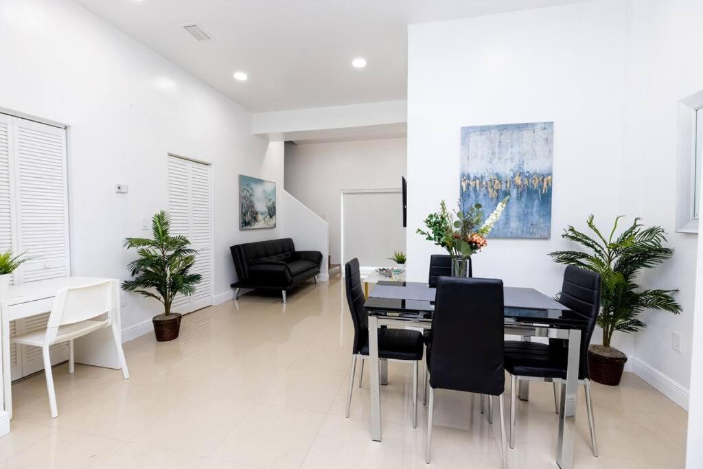 Comfortable 4Br Townhome At Calle 8 Miami Extérieur photo