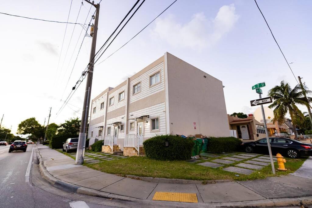 Comfortable 4Br Townhome At Calle 8 Miami Extérieur photo