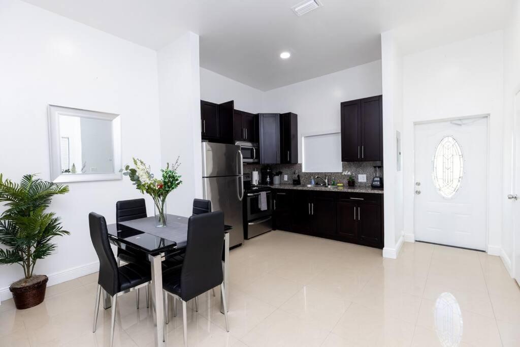 Comfortable 4Br Townhome At Calle 8 Miami Extérieur photo